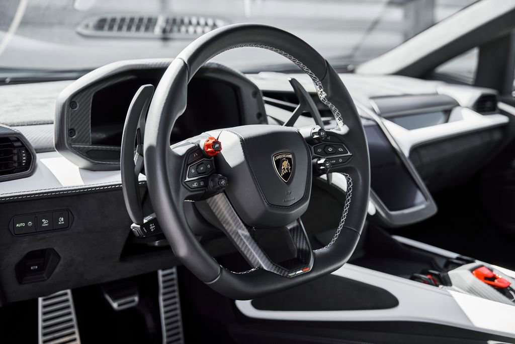 Used 2026 Lamborghini Revuelto AWD/4WD image 43