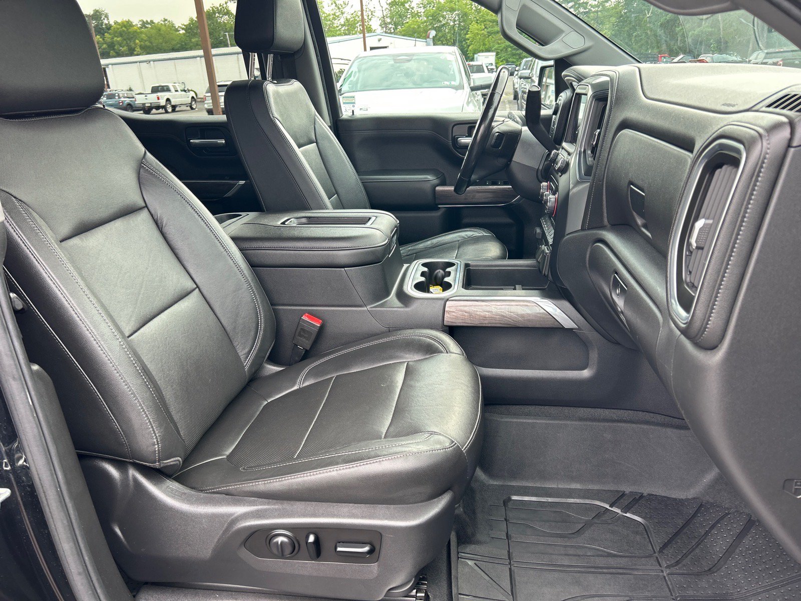 Used 2019 Chevrolet Silverado 1500 LTZ w/ LTZ Plus Package AWD/4WD image 18