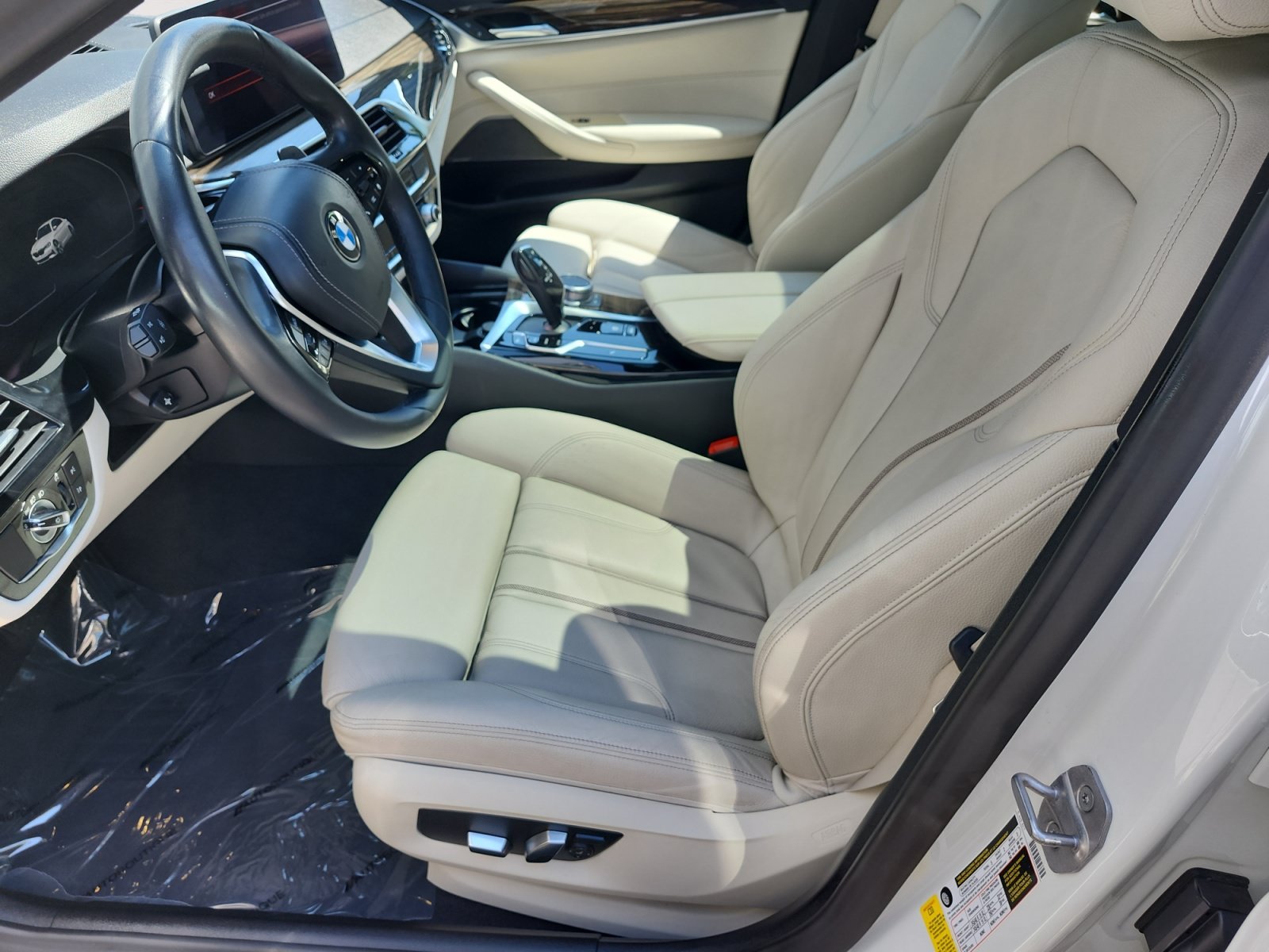 Used 2021 BMW 530i w/ Premium Package RWD image 9