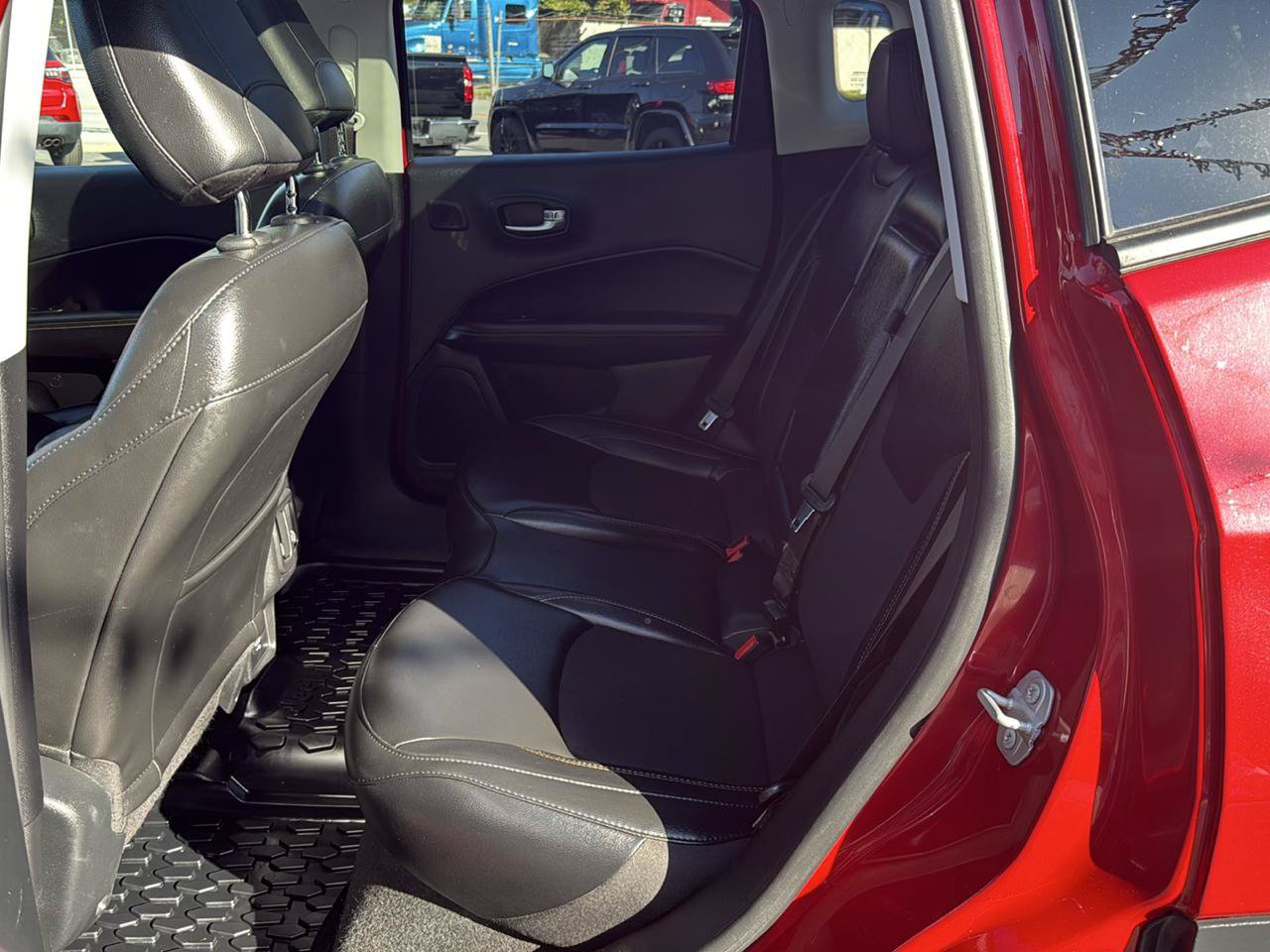 Used 2020 Jeep Compass Latitude AWD/4WD image 22
