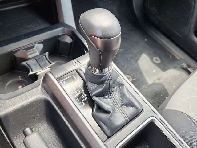Used 2022 Toyota Tacoma TRD Off-Road w/ Technology Package AWD/4WD image 9