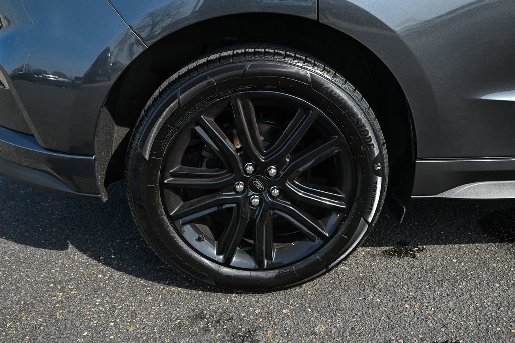 Used 2020 Ford Edge ST-Line w/ Cold Weather Package image 14