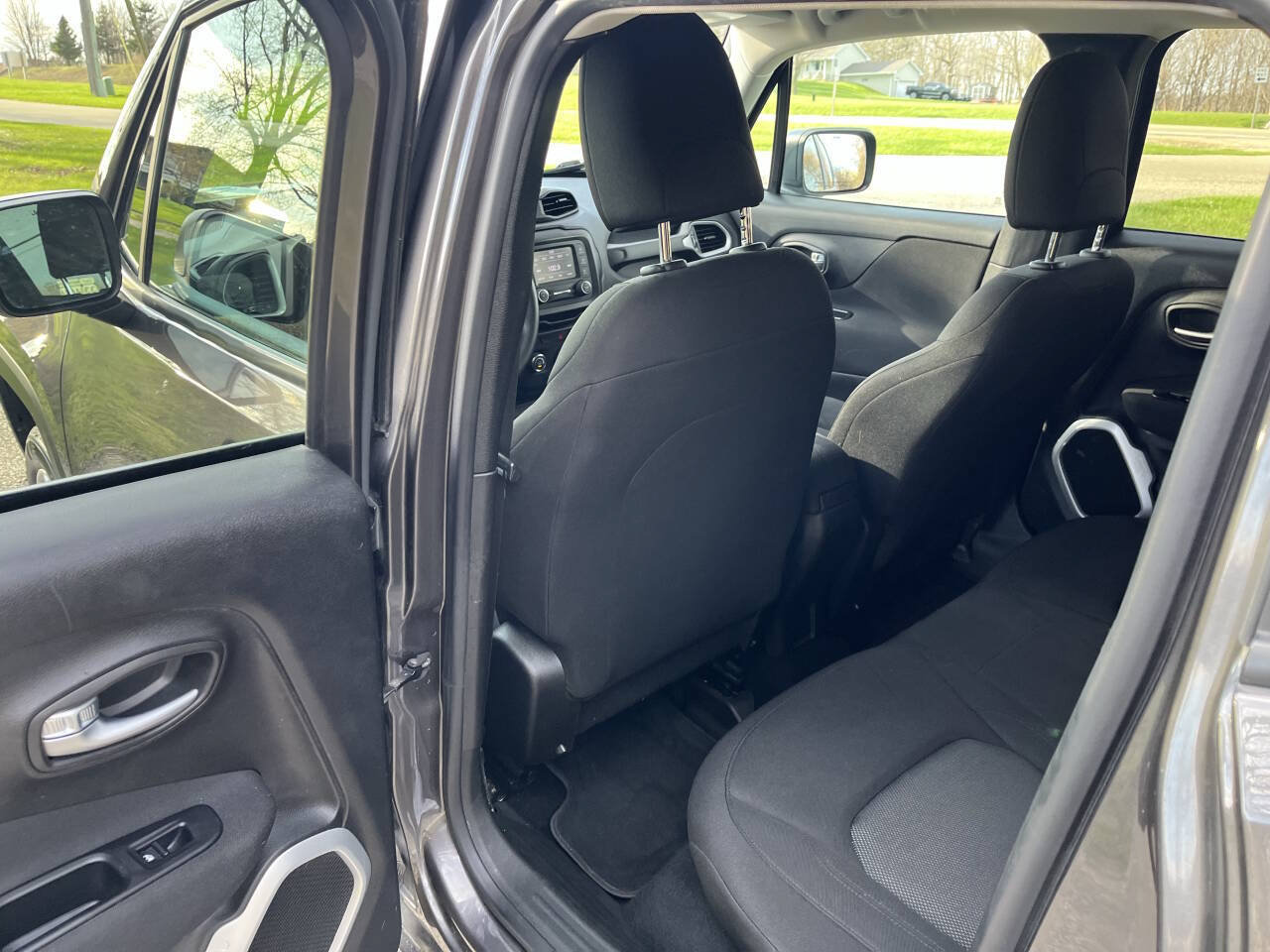 Used 2019 Jeep Renegade Sport w/ Sport Appearance Group AWD/4WD image 21