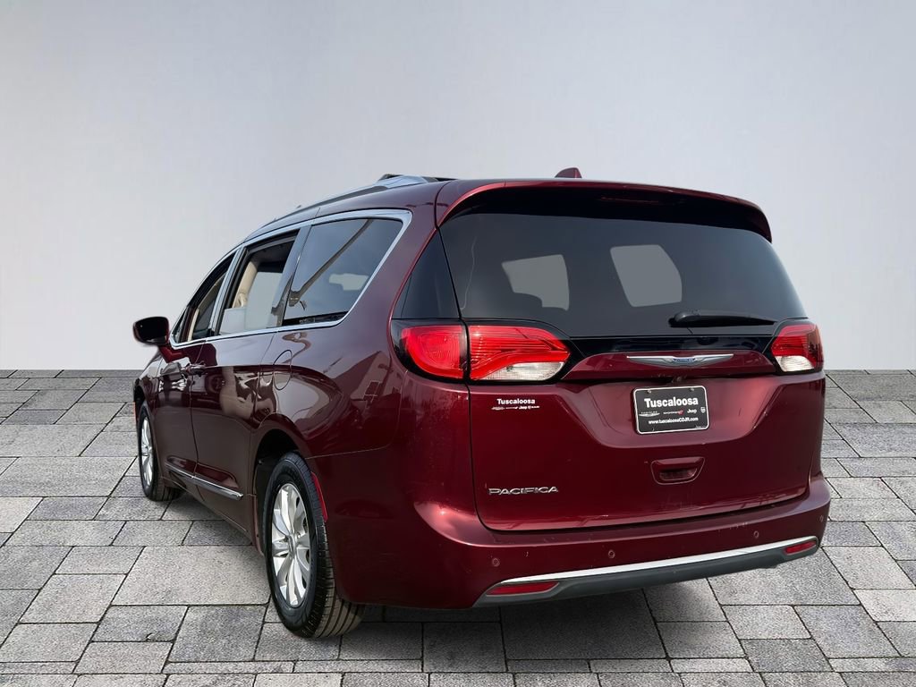 Used 2018 Chrysler Pacifica Touring-L image 5