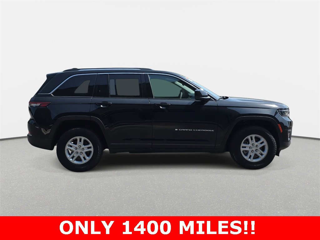 Used 2023 Jeep Grand Cherokee Laredo image 4