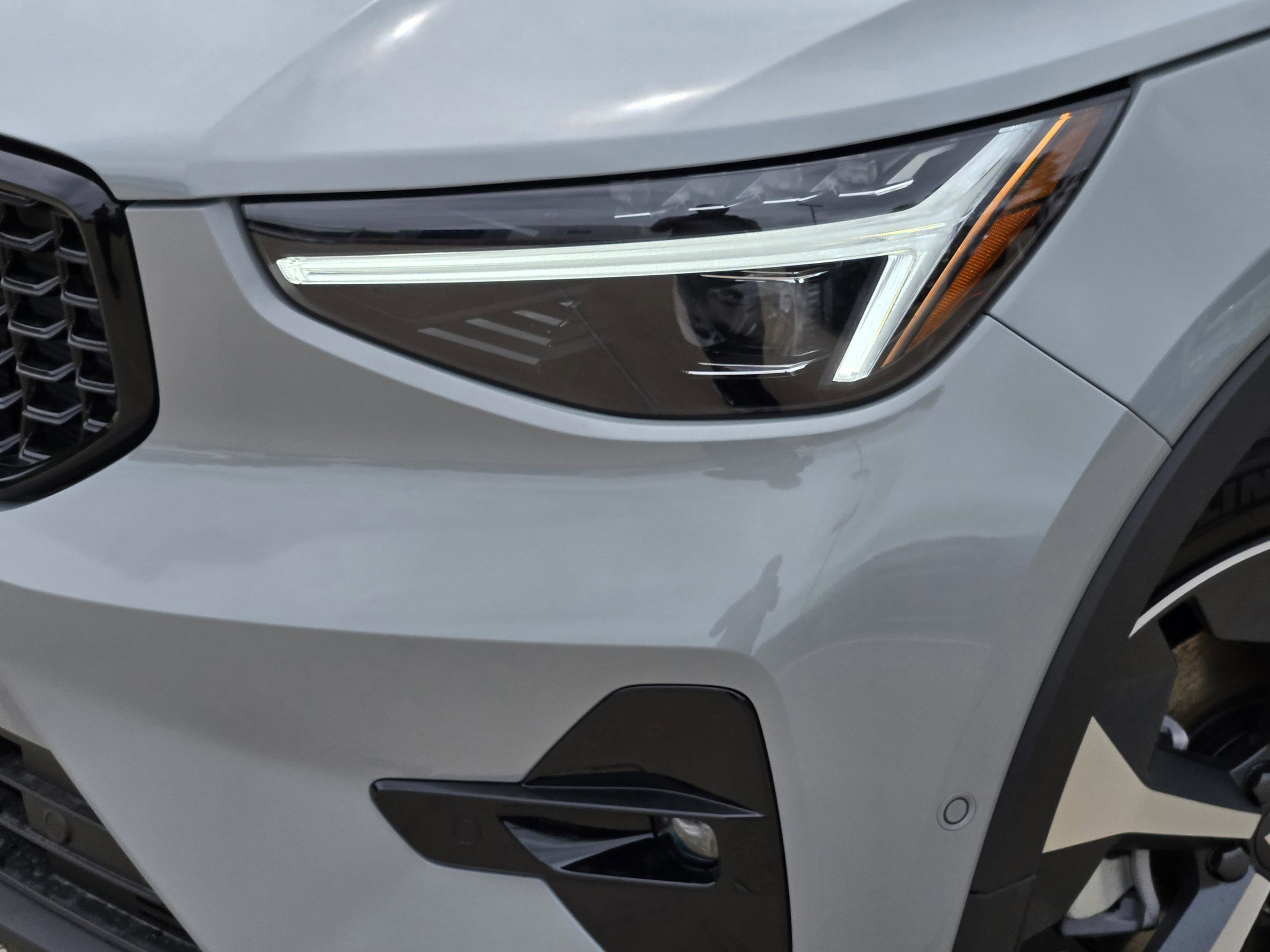 New 2026 Volvo XC40 B5 Plus w/ Protection Package Premier AWD/4WD image 28