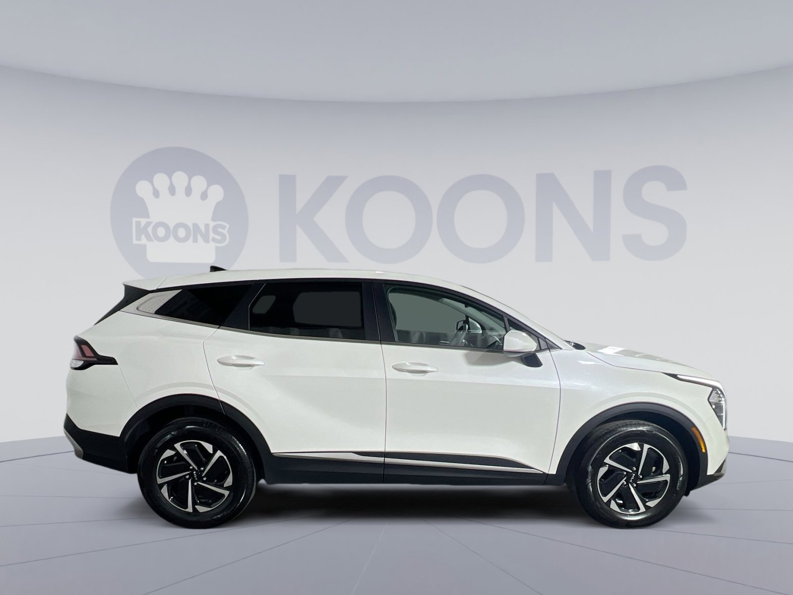 Used 2023 Kia Sportage LX image 5