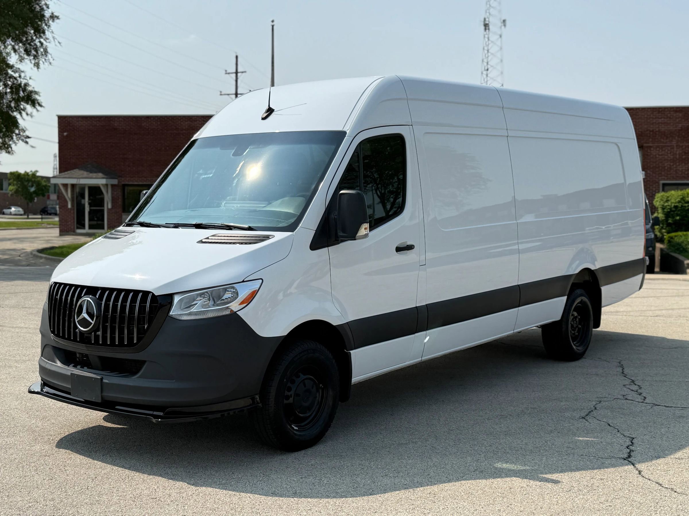 Used 2023 Mercedes-Benz Sprinter 3500 image 3