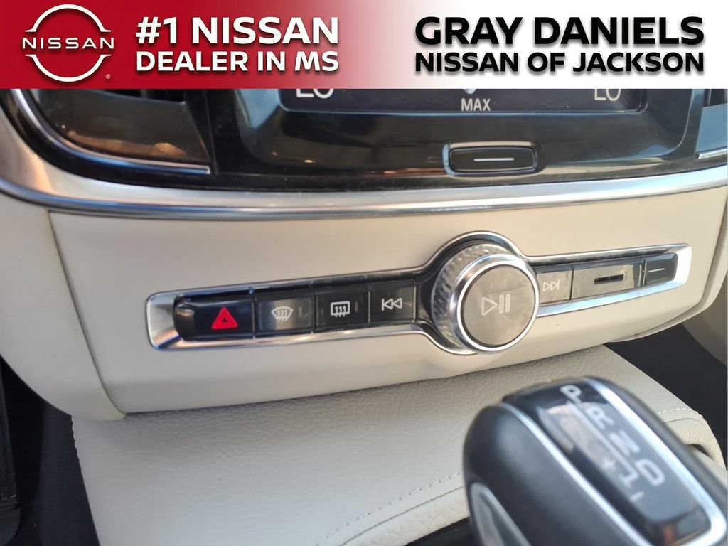 Used 2018 Volvo S90 T5 Momentum w/ Convenience Package FWD image 16
