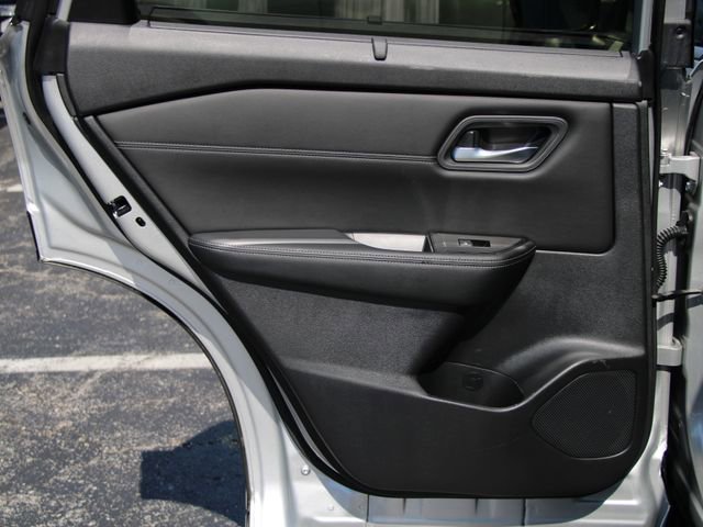 Certified 2024 Nissan Rogue SV w/ SV Premium Package AWD/4WD image 28