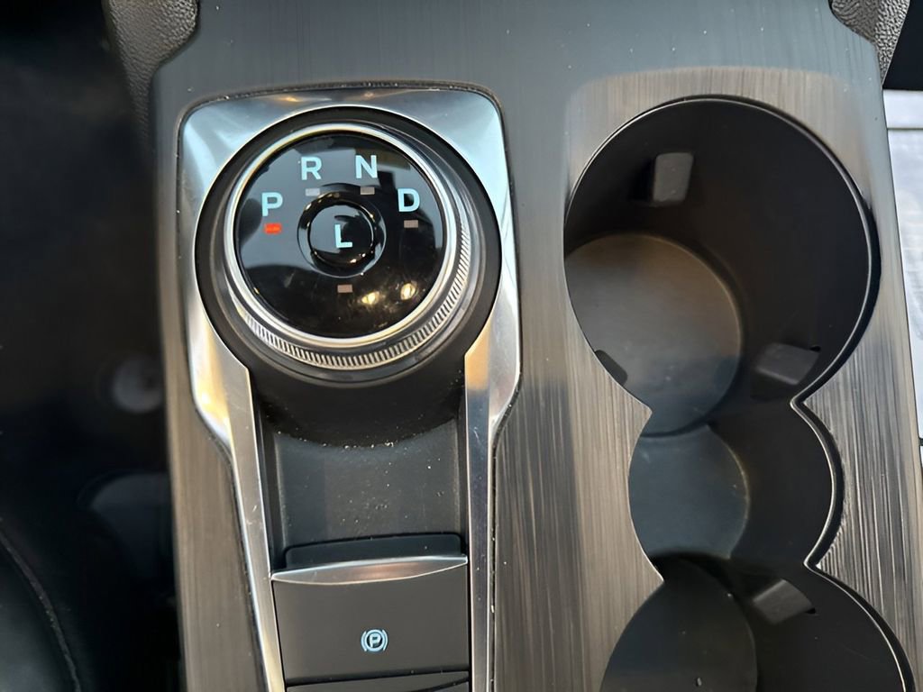 Used 2025 Ford Escape ST-Line w/ Equipment Group 301A image 16