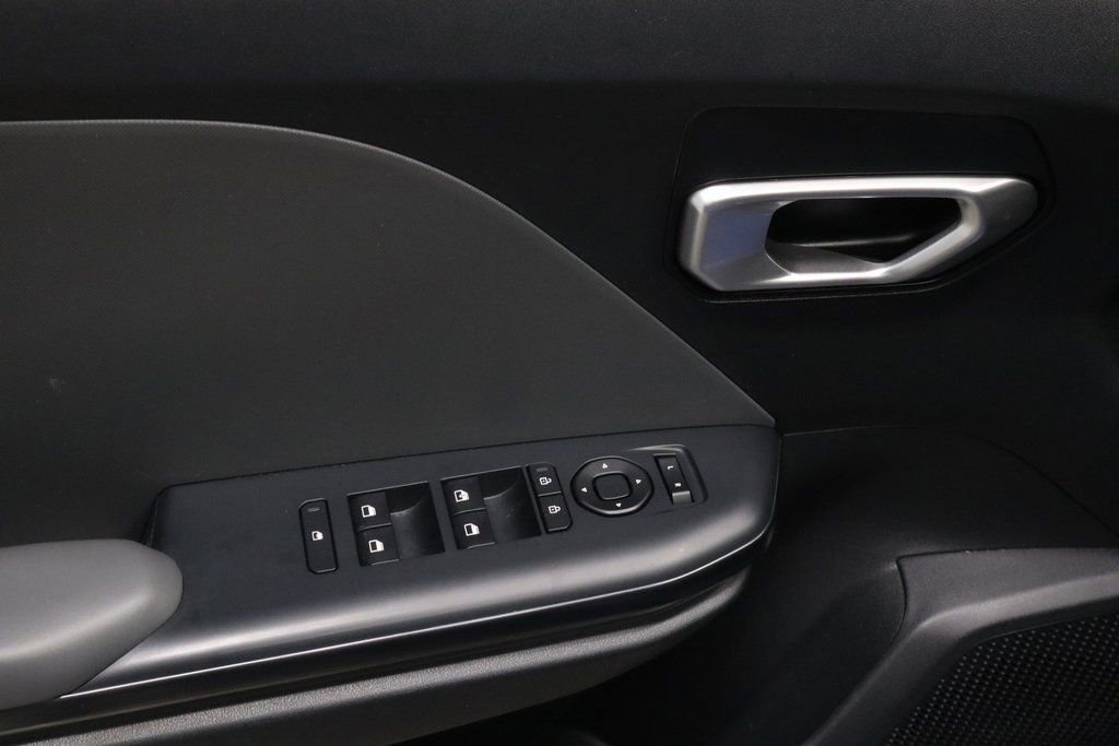 Used 2025 Kia K4 LXS image 21