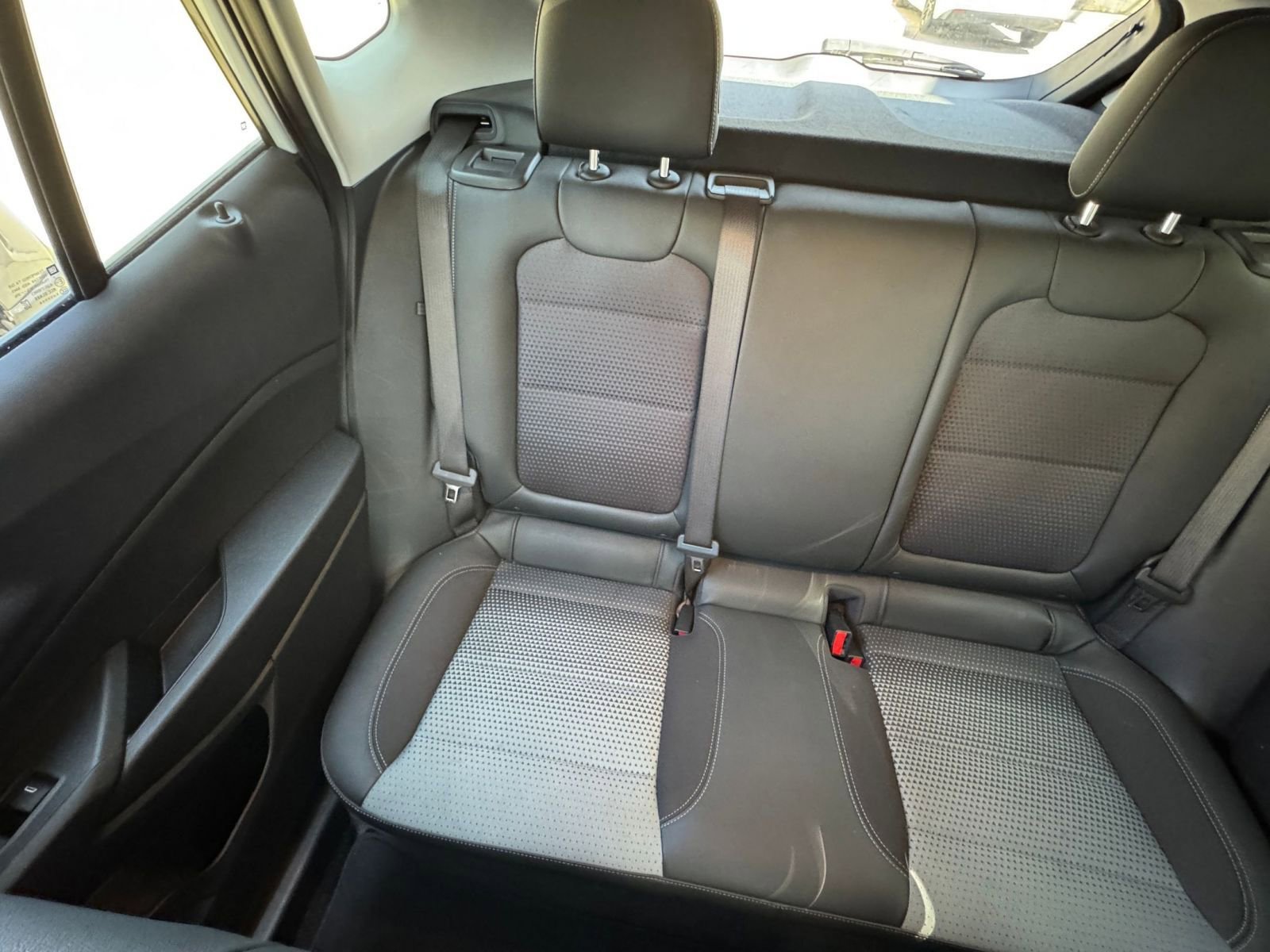 Used 2025 Chevrolet Trax LT w/ LT Convenience Package image 39