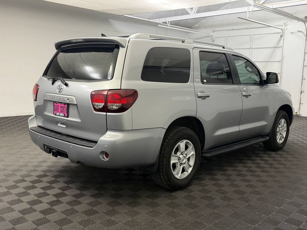 Used 2018 Toyota Sequoia SR5 AWD/4WD image 8