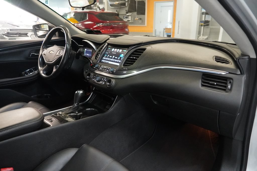 Used 2018 Chevrolet Impala LT FWD image 10