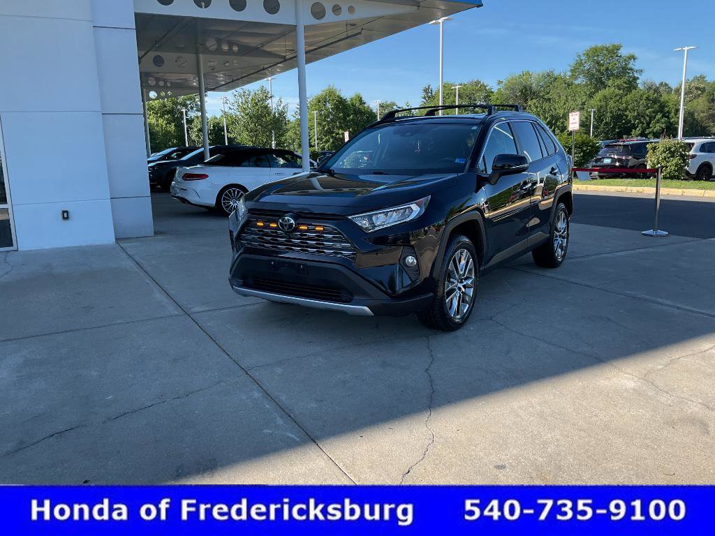 Used 2020 Toyota RAV4 Limited AWD/4WD image 2