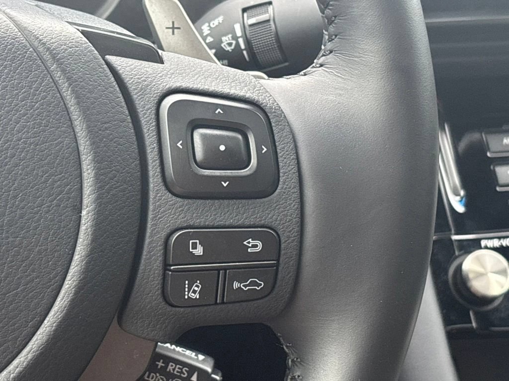 Used 2025 Lexus IS 350 F Sport w/ Navigation Package AWD/4WD image 17