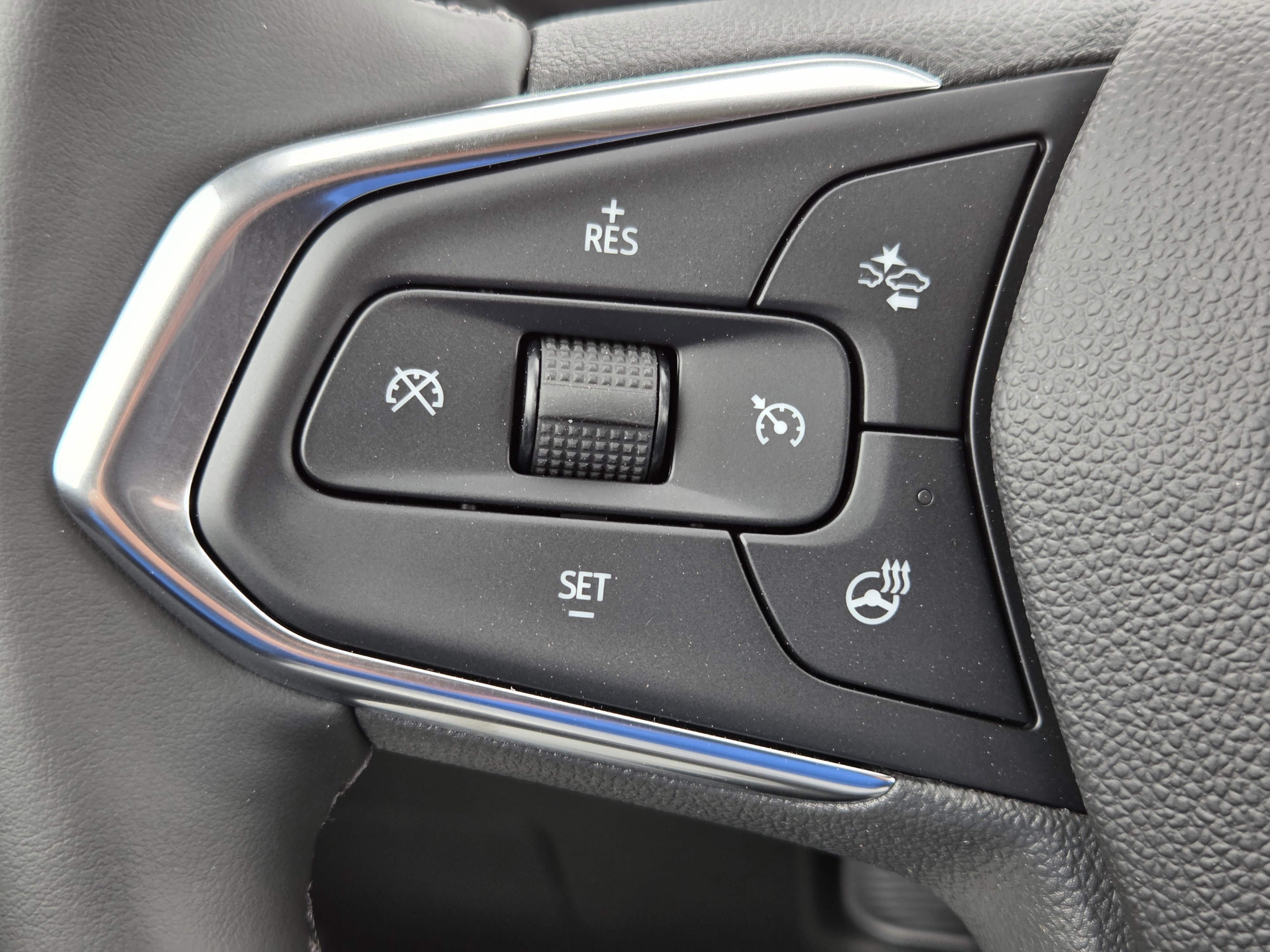 New 2026 Chevrolet Trax ACTIV w/ Sunroof Package FWD image 16