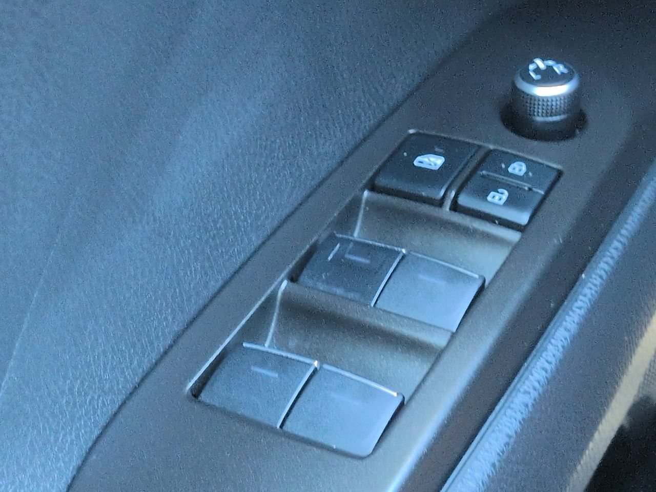 Used 2022 Toyota Camry XLE w/ Navigation Upgrade Package FWD image 23