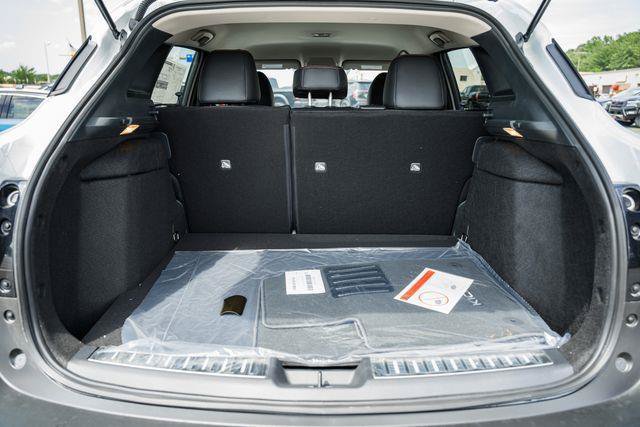 New 2025 Nissan Kicks SR w/ Illumination Package AWD/4WD image 10