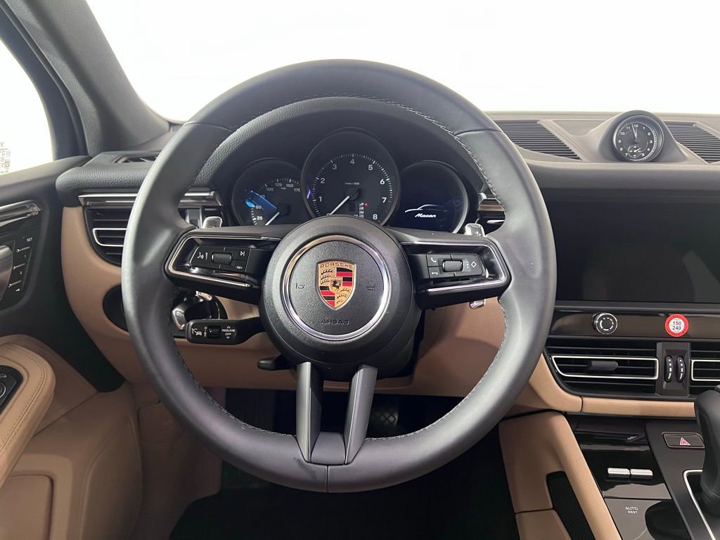 Certified 2025 Porsche Macan image 22