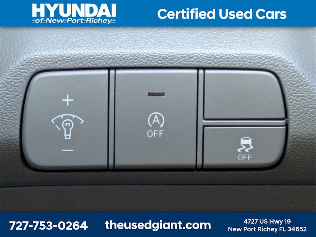 Used 2025 Hyundai Elantra SE image 23