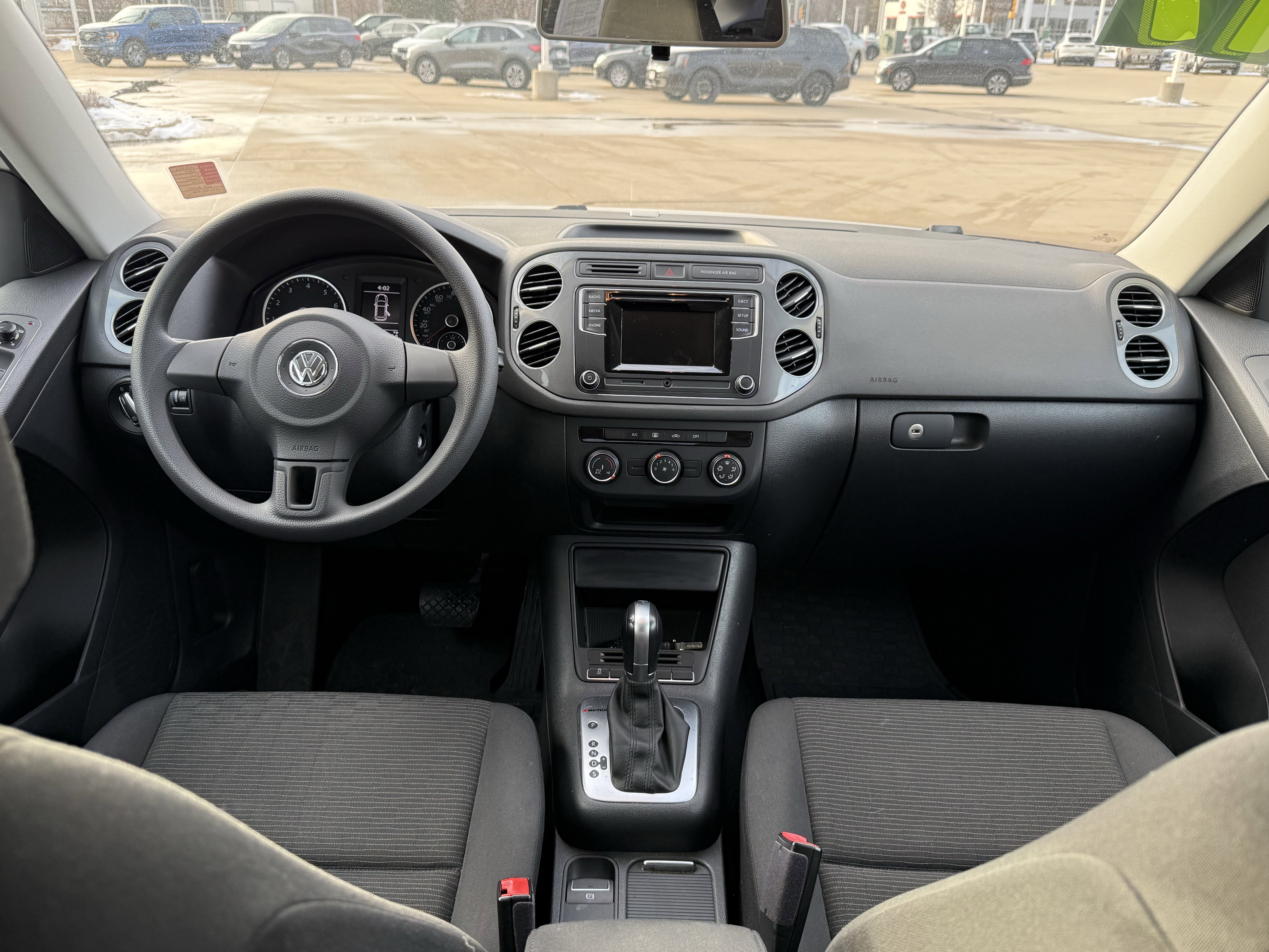 Used 2017 Volkswagen Tiguan Limited w/ Alloy Wheels Package image 8