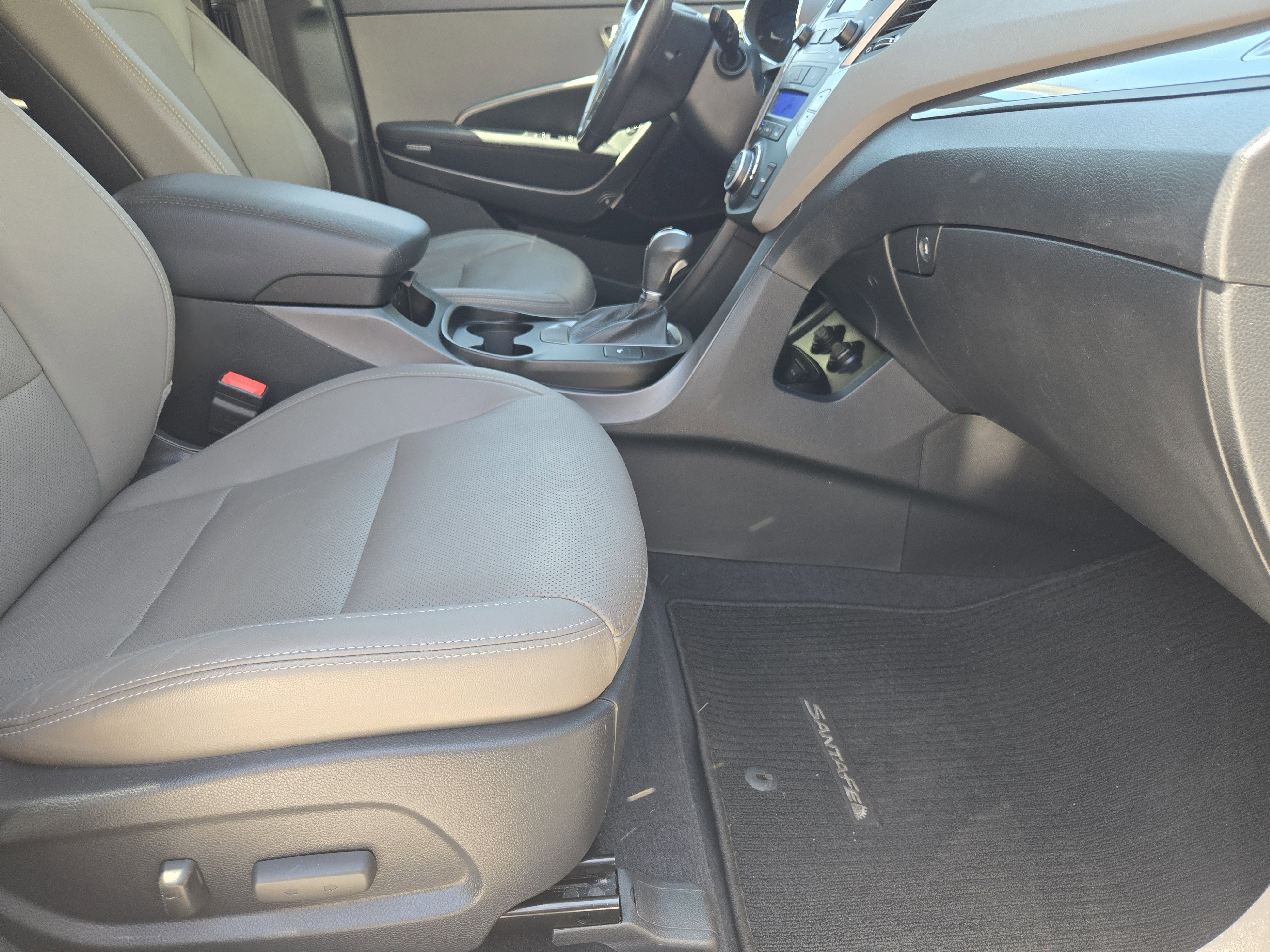 Used 2016 Hyundai Santa Fe SE w/ Option Group 02 image 15