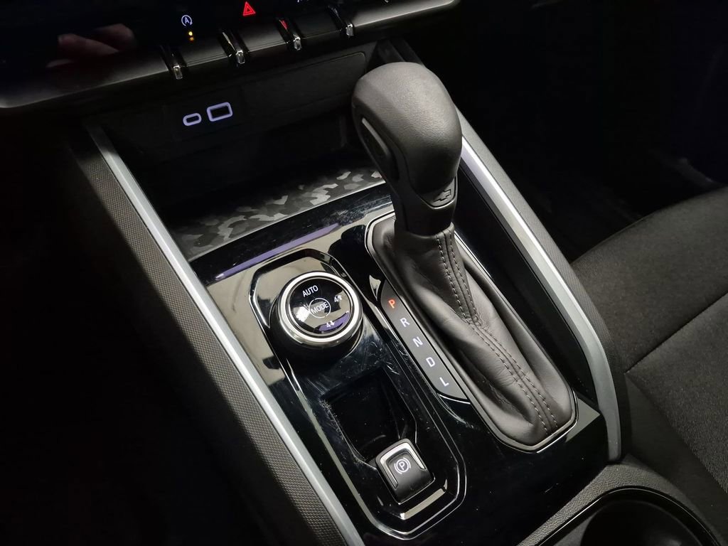 Used 2024 Chevrolet Colorado Trail Boss w/ LPO, Dark Essentials Package image 16