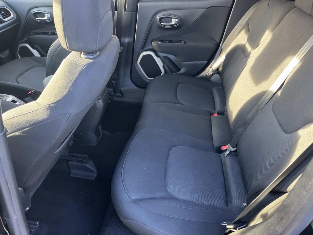 Used 2017 Jeep Renegade Latitude image 14