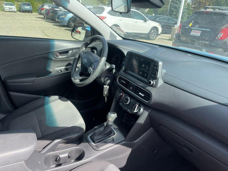 Used 2019 Hyundai Kona SE image 2
