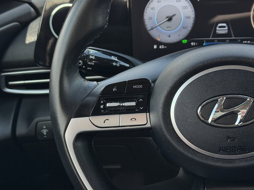 Certified 2023 Hyundai Elantra Limited image 19