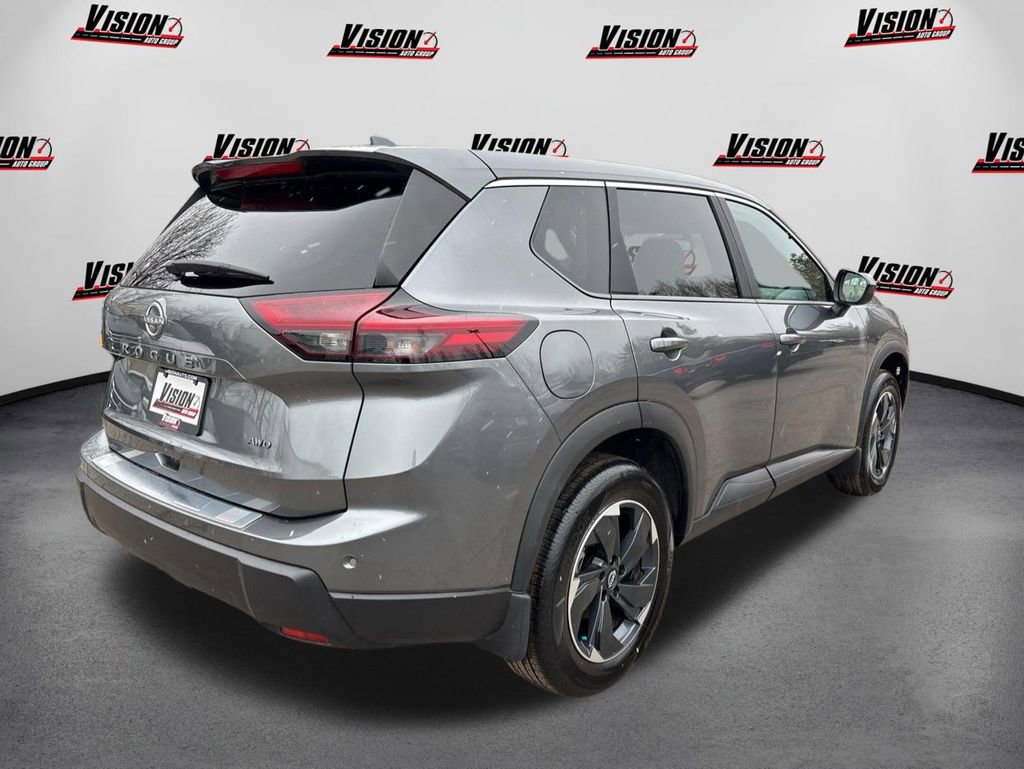 Used 2025 Nissan Rogue SV image 5