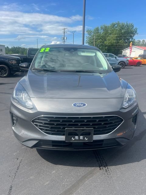 Used 2022 Ford Escape SE w/ SE Sport Appearance Package AWD/4WD image 2