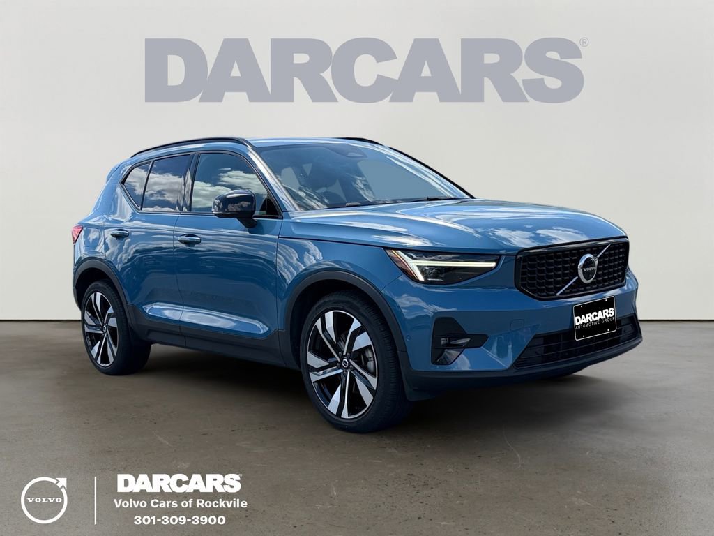 Certified 2023 Volvo XC40 B5 Ultimate w/ Climate Package