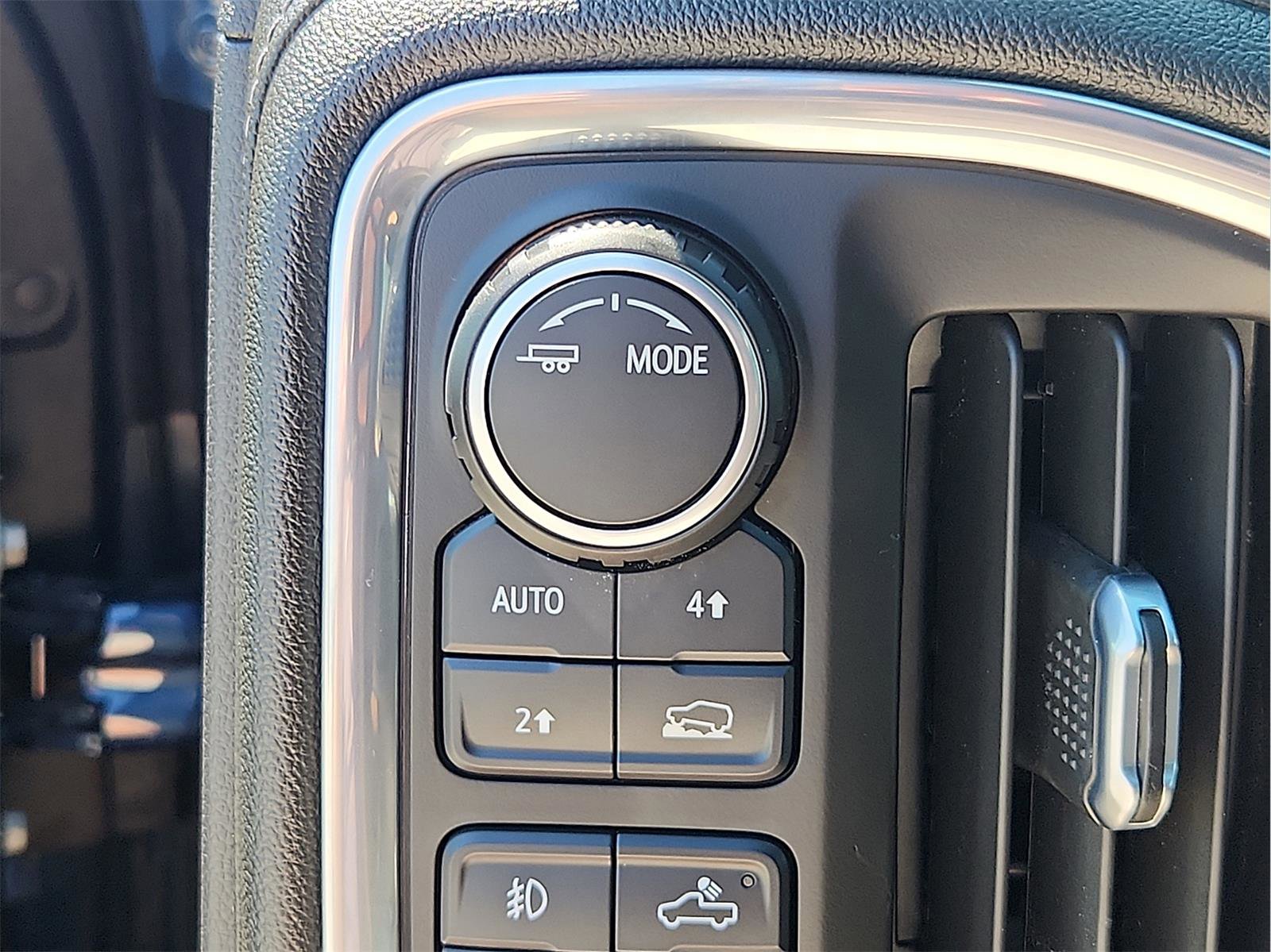 Used 2021 Chevrolet Silverado 1500 LT w/ Bed Protection Package AWD/4WD image 21
