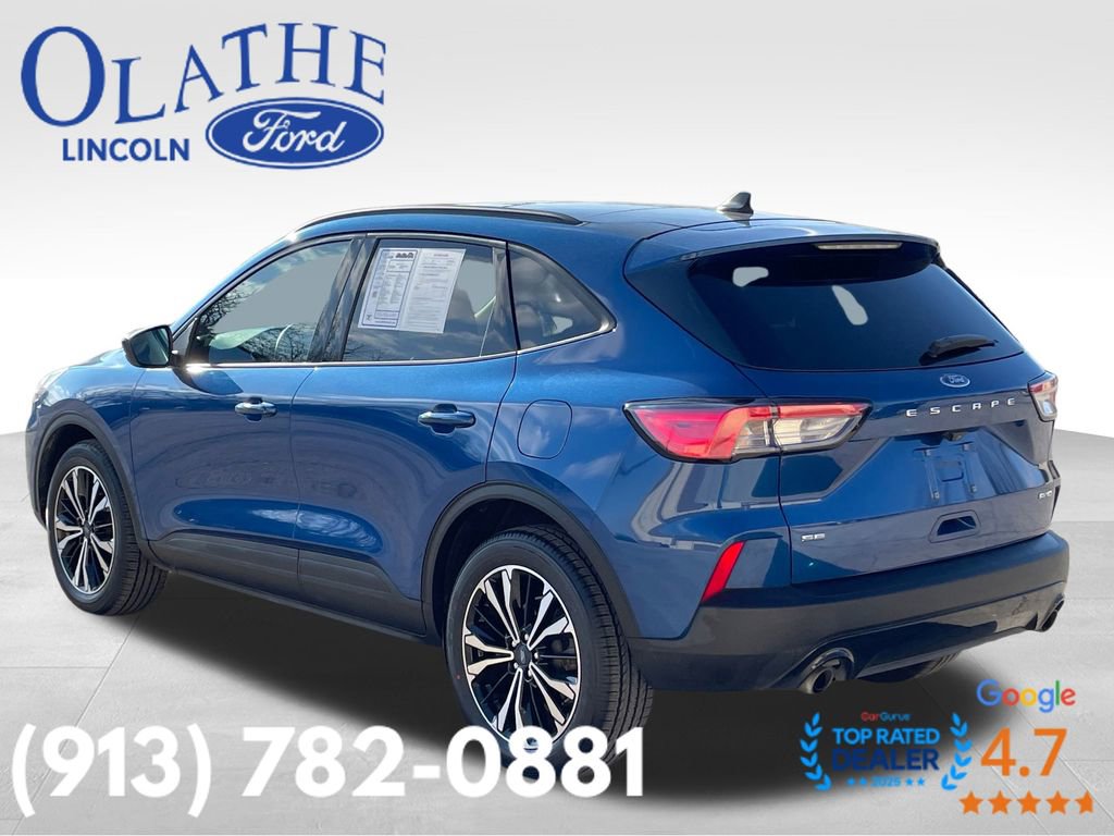 Used 2022 Ford Escape SE w/ SE Sport Appearance Package image 3