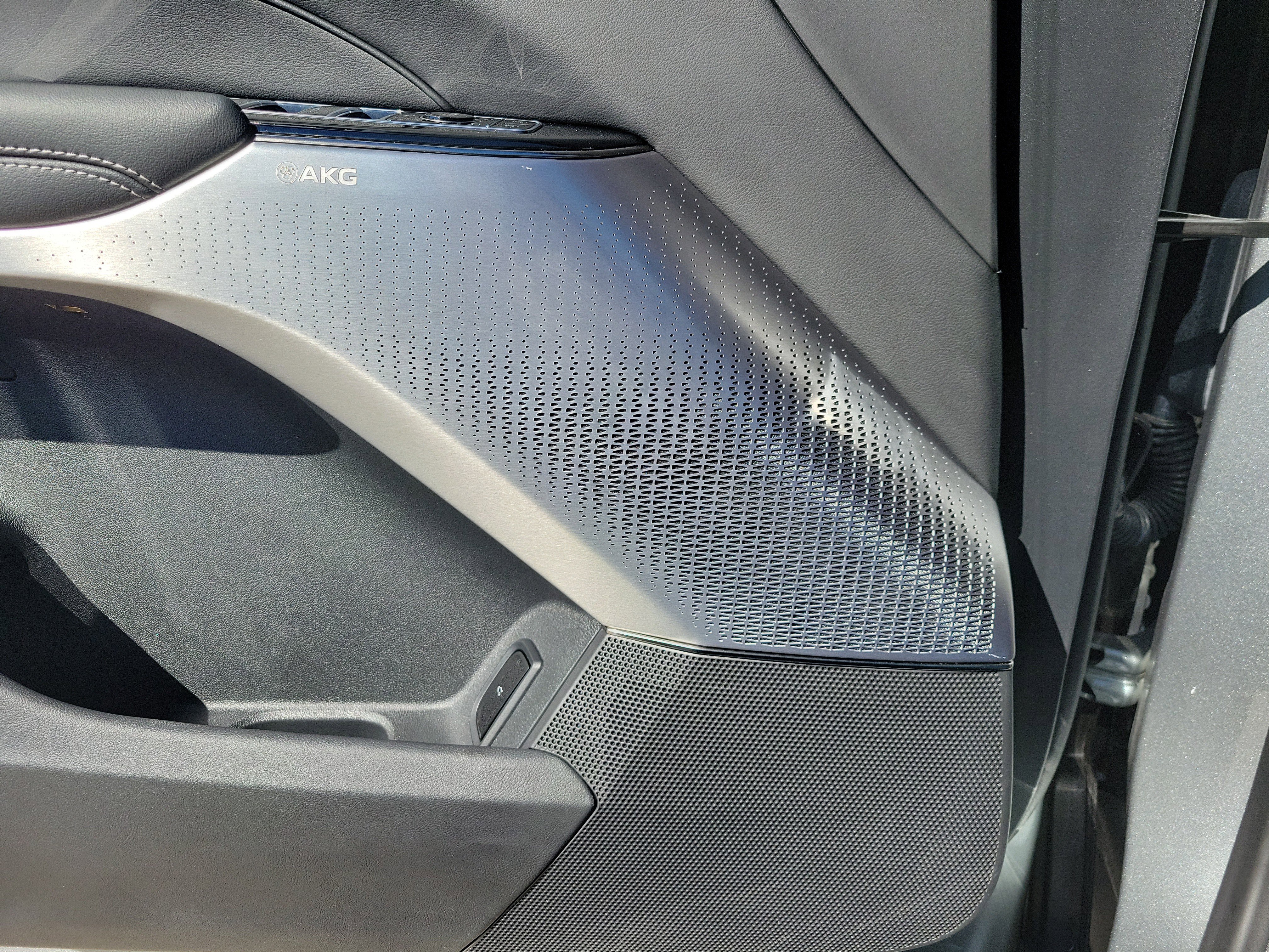 Used 2024 Cadillac Lyriq Luxury w/ LPO, Floor Liner Package image 17