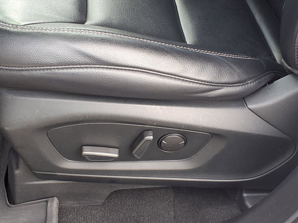 Used 2021 Ford Explorer XLT w/ Equipment Group 202A image 4