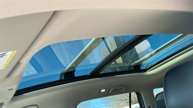 Used 2025 Volkswagen Atlas Peak Edition SE image 11