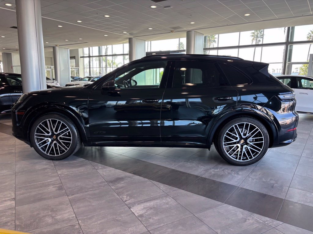 Used 2025 Porsche Cayenne GTS AWD/4WD image 9