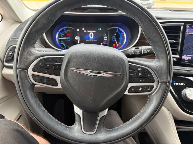 Used 2022 Chrysler Pacifica Limited FWD image 15
