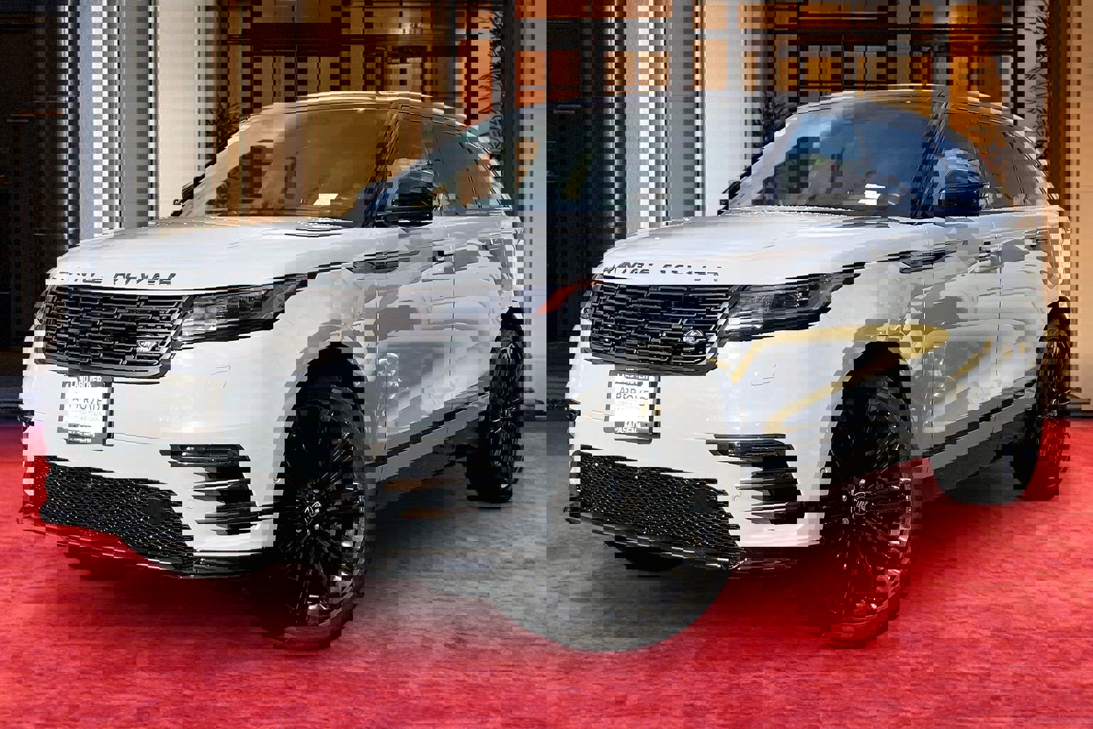 Used 2025 Land Rover Range Rover Velar Dynamic SE image 1