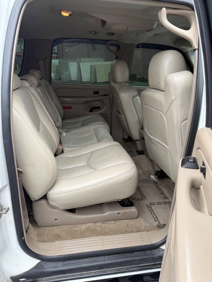 Used 2004 Chevrolet Suburban LT w/ Preferred Equipment Group image 14