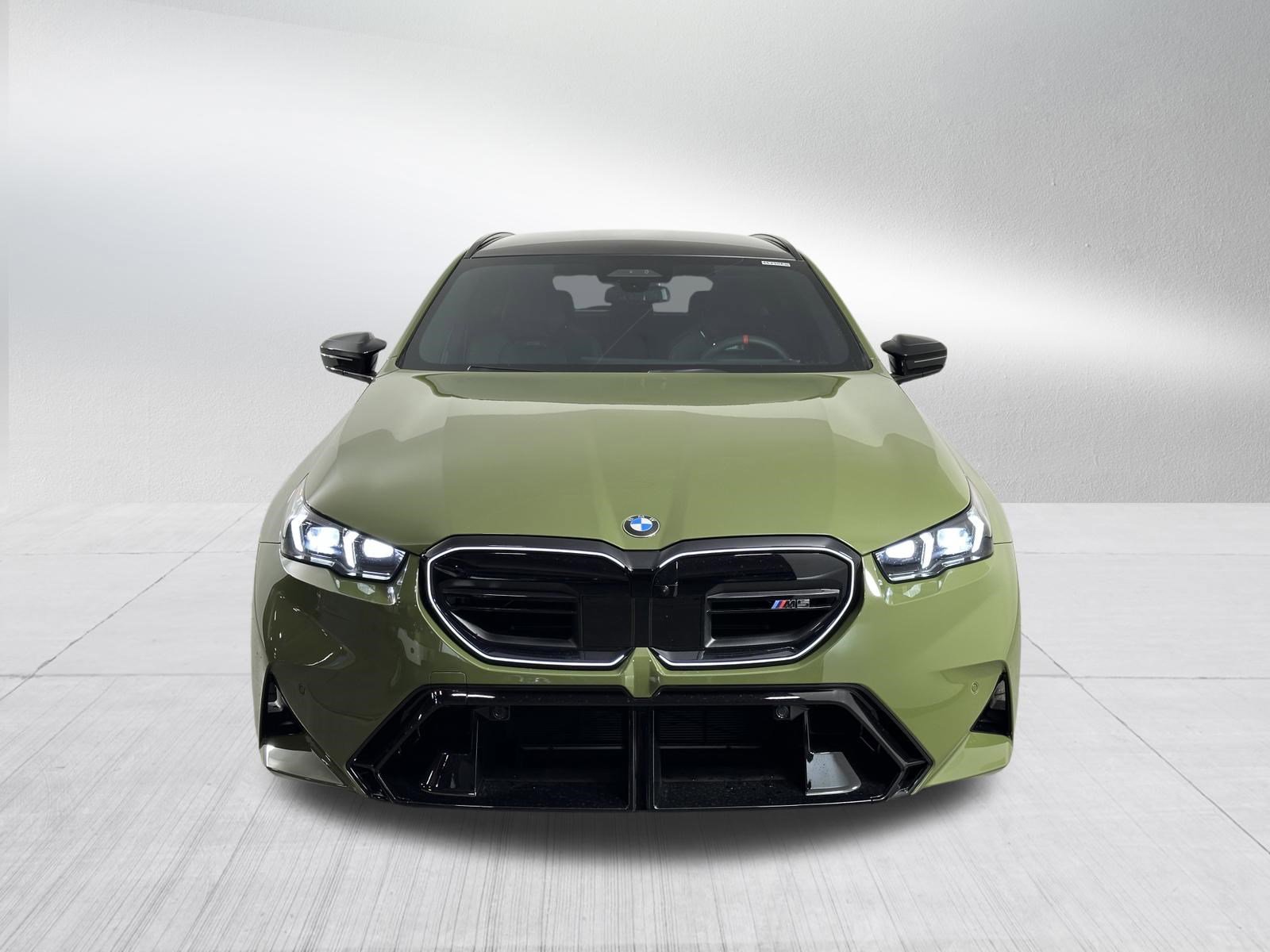 Used 2026 BMW M5 Touring w/ M Driver's Package AWD/4WD image 2