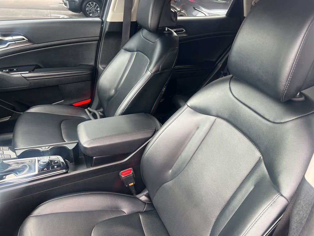 Used 2023 Kia Sportage EX image 5