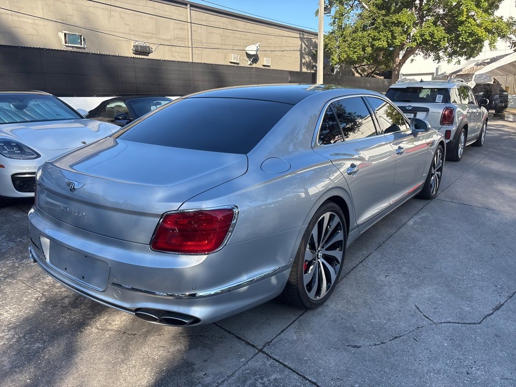 Used 2023 Bentley Flying Spur Azure image 5