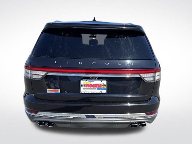 Used 2020 Lincoln Aviator Reserve w/ Equipment Group 201A image 4