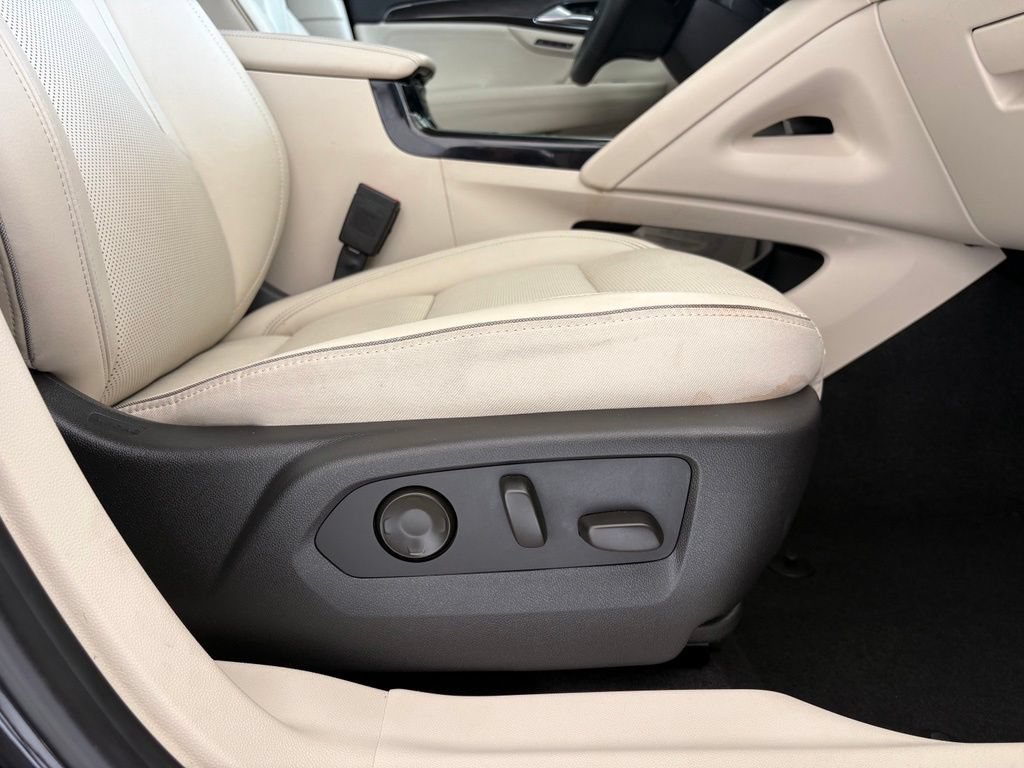 Used 2021 Buick Envision Essence FWD image 38