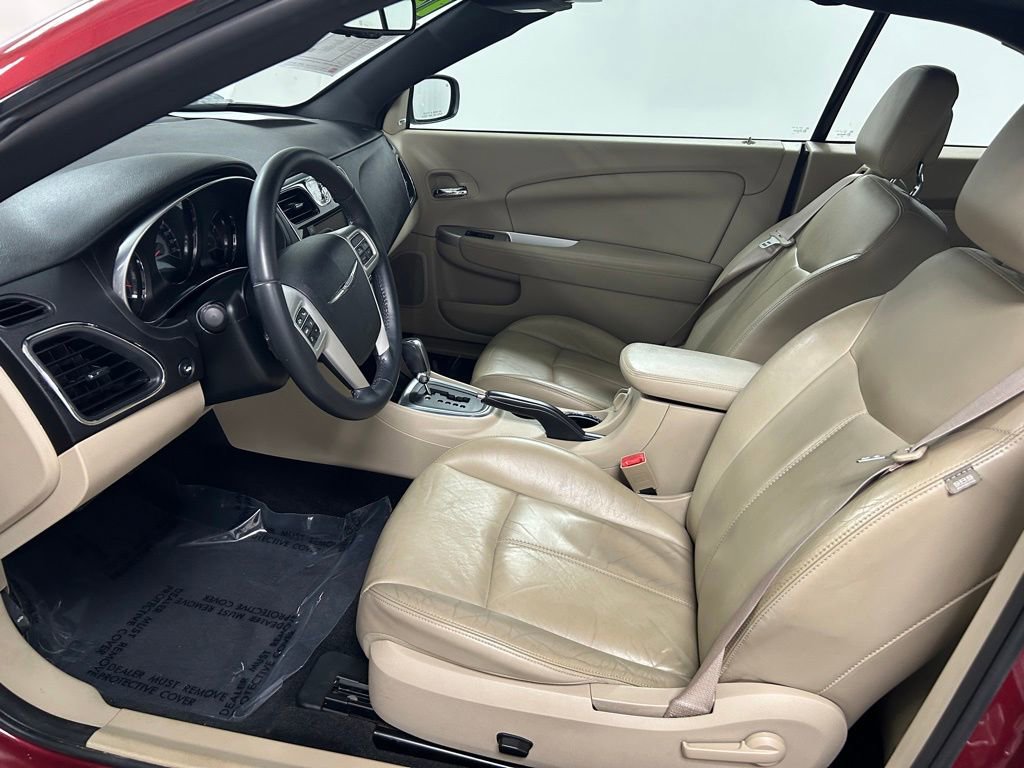 Used 2013 Chrysler 200 Limited FWD image 12